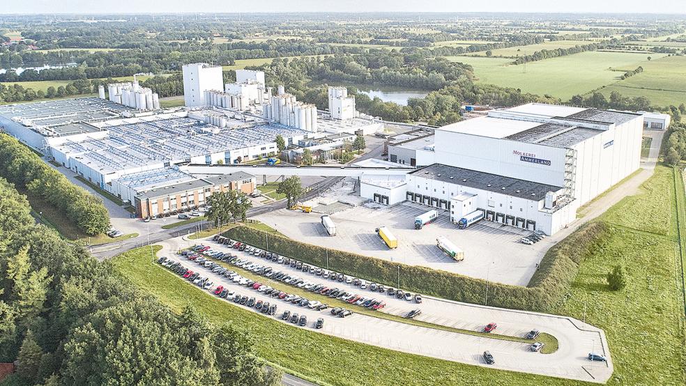Die Ammerland Molkerei konnte im Geschäftsjahr 2023 rund 2,3 Milliarden Kilogramm Milch verarbeiten. Von den Landwirten aus dem Rheiderland wurden 96,3 Millionen Liter Milch geliefert.  © Foto: privat