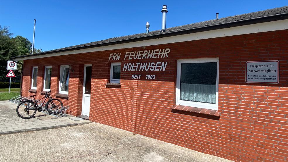 Im Wahllokal »Feuerwehrhaus Holthusen« rückte heute die Polizei an.  © Archivfoto: Hanken