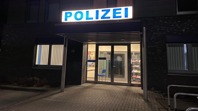 Unfallflucht auf Combi-Parkplatz