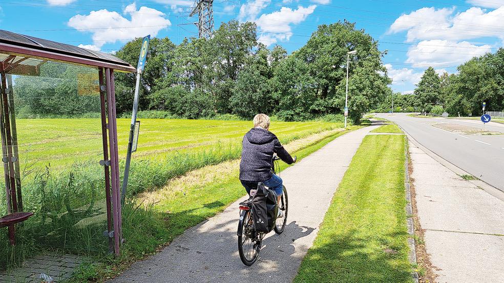 Auf diesem Grundstück an der Hauptstraße in Stapelmoor soll das neue Feuerwehrgerätehaus entstehen.  © Foto: Szyska