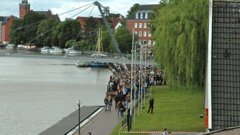 Die Nessebrücke in Leer wird am Freitag wegen der "Schools Out"-Party aus Sicherheitsgründen beidseitig gesperrt. © Szyska