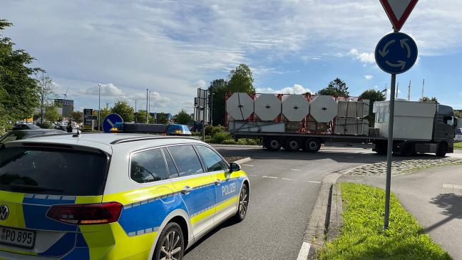 Verkehrsbehinderungen nach Lastwagen-Panne im Kreisel