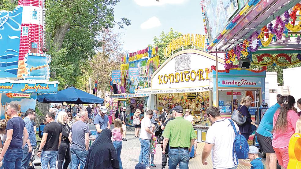 Nach dem verregneten Start am Freitag freuten sich Besucher und Marktbeschicker umso mehr darüber, dass am Sonnabend und Sonntag die Sonne schien.  © Kuper