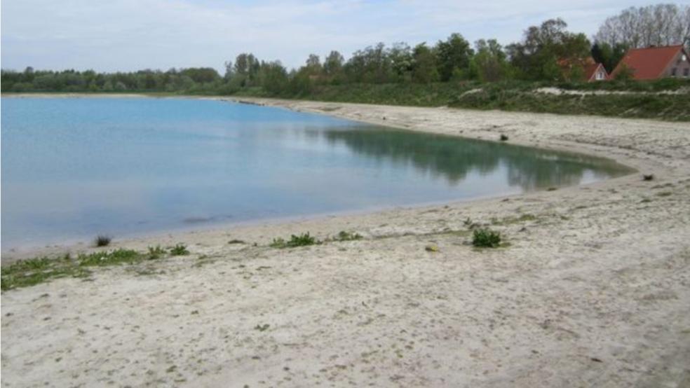 Im Badesee in Veenhusen hat das Kreisgesundheitsamt einen Befall mit Larven von Saugwürmern festgestellt. © Landkreis Leer