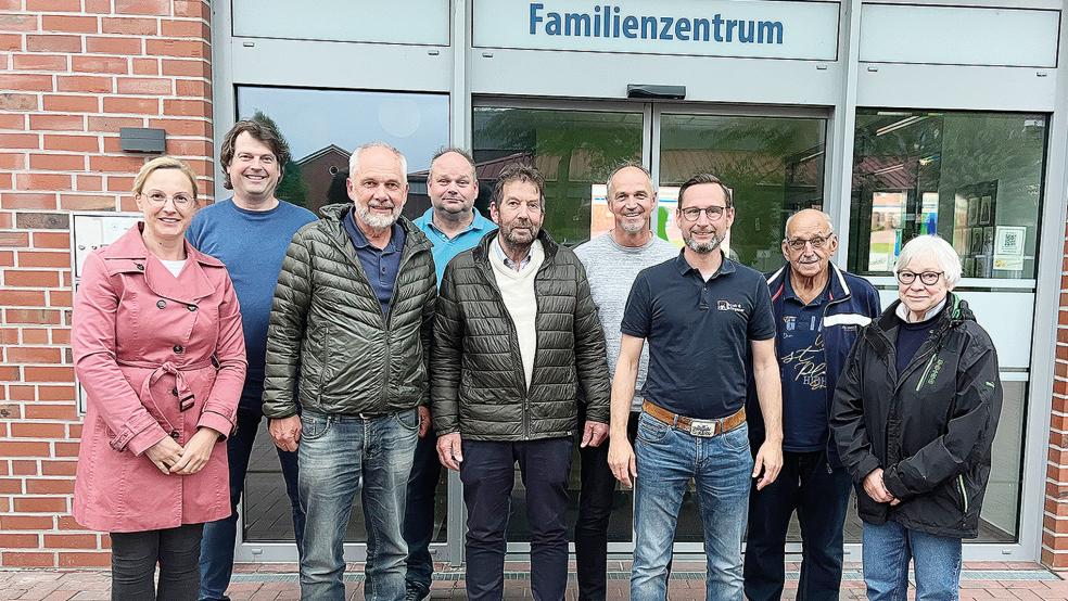 Der CDU Gemeindeverband Bunde sowie die CDU-Fraktion trafen sich mit den Niederländern Harm Vos (Mitte) und Kees Harkema (Zweiter von rechts) von der Bürgerinitiative »Stichting Bewonersbelangen Lanengebied en Zuiderveen«.  © Foto: privat