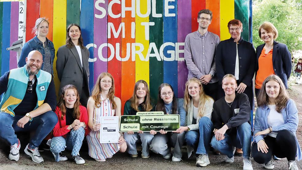 Das UEG wurde als »Schule ohne Rassismus – Schule mit Courage« ausgezeichnet.  © Foto: Ammermann