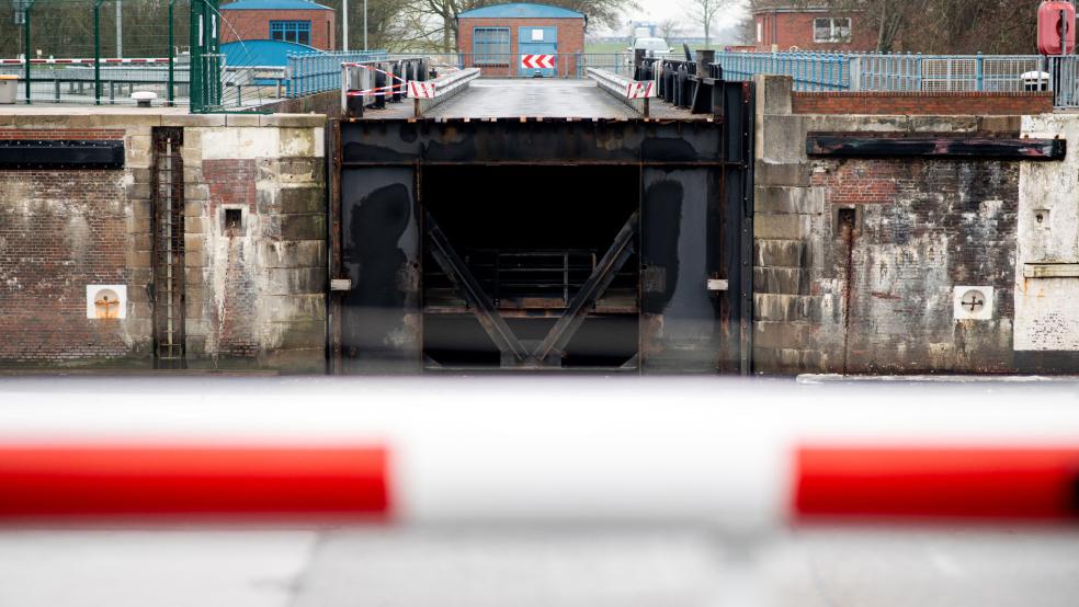 Die Kosten für die Sanierung des mehr als 100 Jahre alten Bauwerks belaufen sich Schätzungen zufolge auf mindestens 100 Millionen Euro. © Dittrich (dpa)