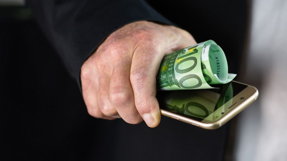 Bei Anruf Betrug: Die Polizei rät zu besonderer Vorsicht, wenn sich angebliche Bankmitarbeiter telefonisch melden und versuchen, an sensible Kontodaten zu kommen. © Pixabay