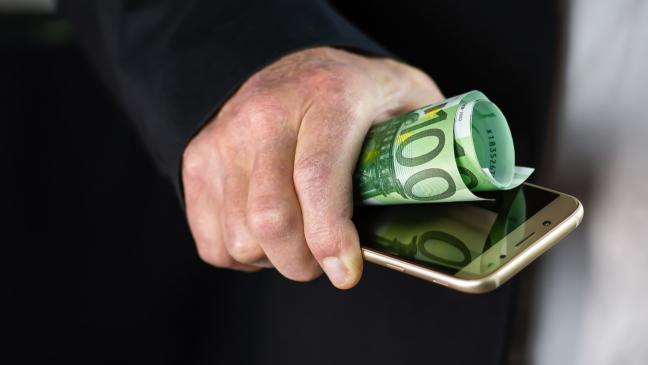 Betrüger erbeuten fünfstellige Geldsumme