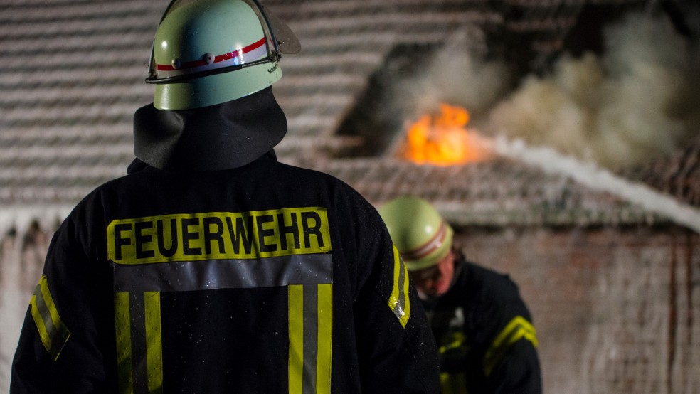 Ein Dachstuhlbrand (Beispielbild) rief die Feuerwehr in Westerholt auf den Plan. © RZ-Archiv