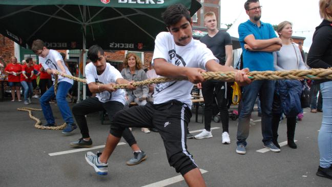 Tauziehen am Hafen, rocken mit 