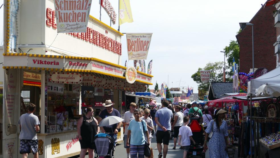 Nicht nur Friede, Freude, Schmalzkuchen gab es auf dem Delftfest in Emden: Die Polizei meldet mehrere schwere Körperverletzungen. © Jürgens
