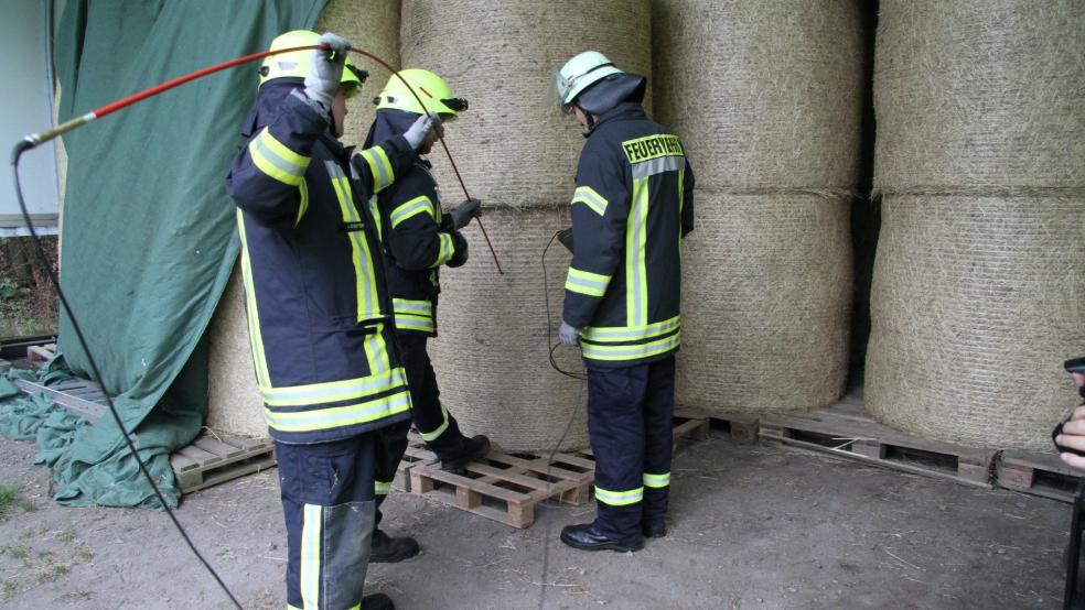 Die Feuerwehr warnt vor Selbstentzündung des Heus. © Feuerwehr