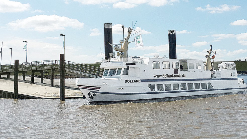 Das Fahrtgastschiff MS »Dollard« beim Außenanleger in Ditzum.  © Foto: Dollard Route