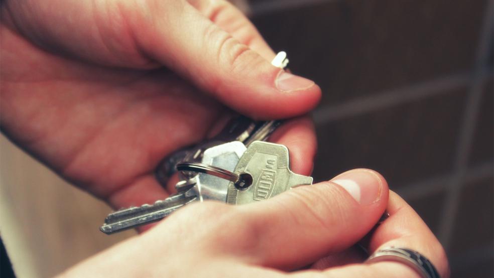 Bevor man einen eigenen Wohnungsschlüssel in den Händen halten kann, stehen erst einmal finanzielle Kraftakte an. Auch im Landkreis Leer gibt es Mietsteigerungen.  © Foto: Pixabay