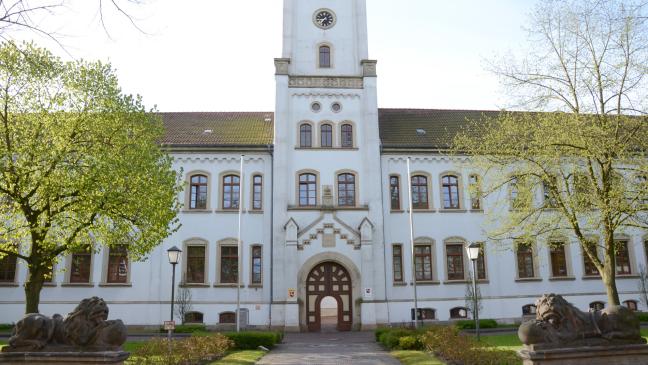 Fast eine halbe Million Euro unterschlagen