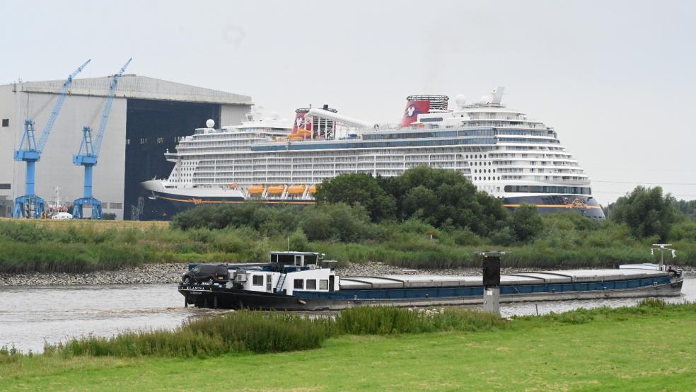 Am Samstag verließ die "Disney Treasure" das Meyer-Baudock. Heute gab es auf der Werft eine große Gesprächsrunde zur Zukunft des Konzerns. © dpa/Penning