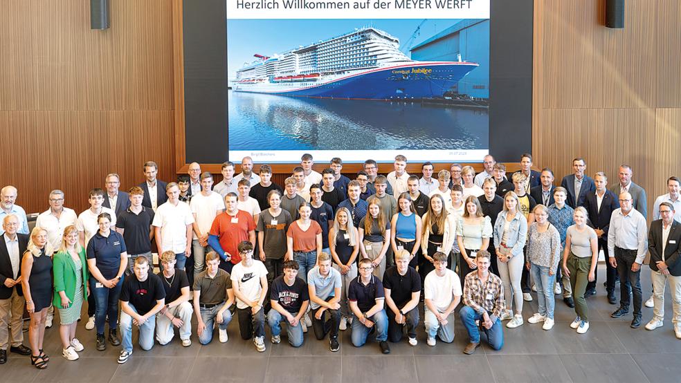 54 junge Menschen starten in ihre Ausbildung bei den Papenburger Schiffbauern.  © Foto: Meyer Werft