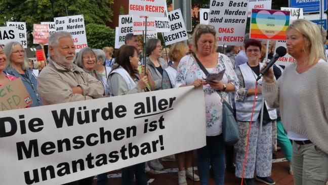 200 Menschen demonstrieren gegen die AfD