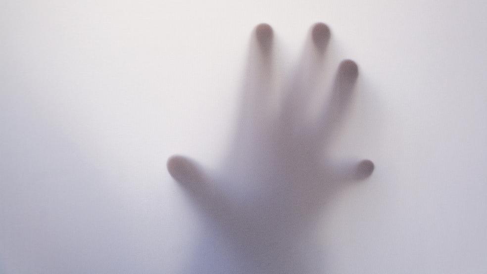 Die psychotische Erkrankung dauert beim Angeklagten immer noch an. Auch in der Untersuchungshaft fühle er sich verfolgt und bedroht. © Pixabay (Symbolfoto)