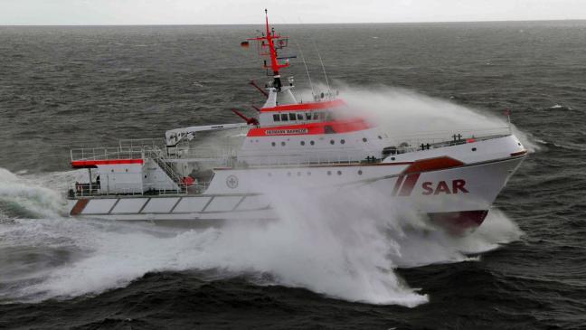 Segelyacht brennt und sinkt