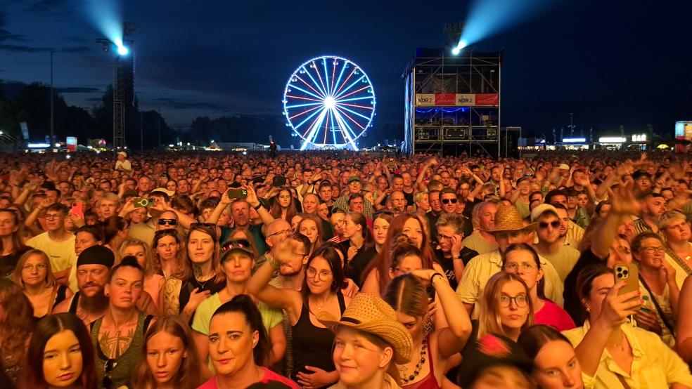 Beste Festival-Laune herrschte am Samstag auf dem Gelände an der Meyer Werft. © Szyska