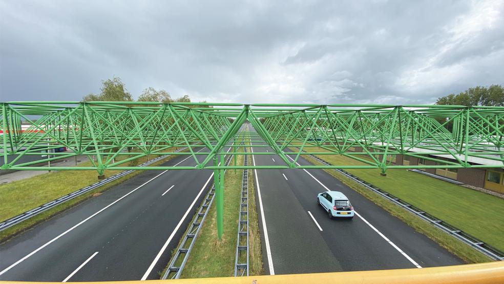 Bis kommenden Montag fahren die Autos aus den Niederlanden noch ohne große Kontrollen über die Autobahn 280 in Richtung Deutschland.  © Foto: Kuper