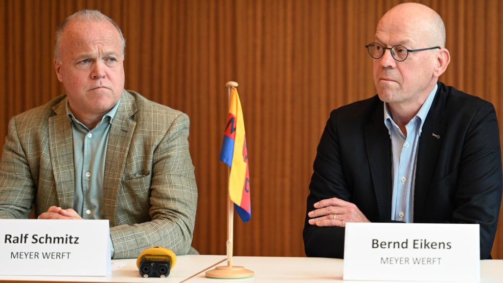 Bernd Eikens (rechts) hält einen weiteren Stellenabbau bei den Papenburger Schiffbauern nicht für erforderlich. © Archivfoto: Penning (dpa)