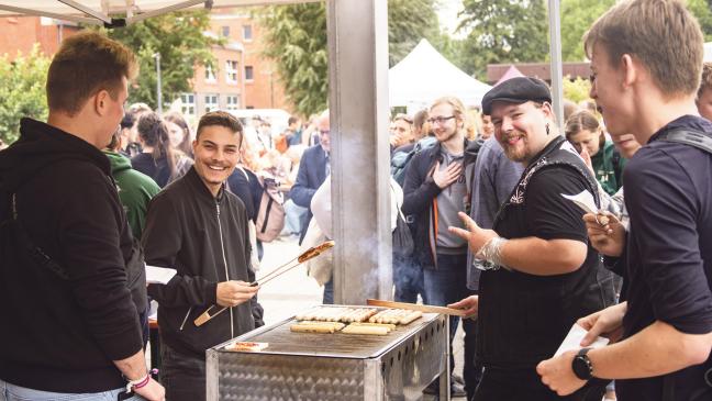 Hochschule begrüßt 800 neue Studenten