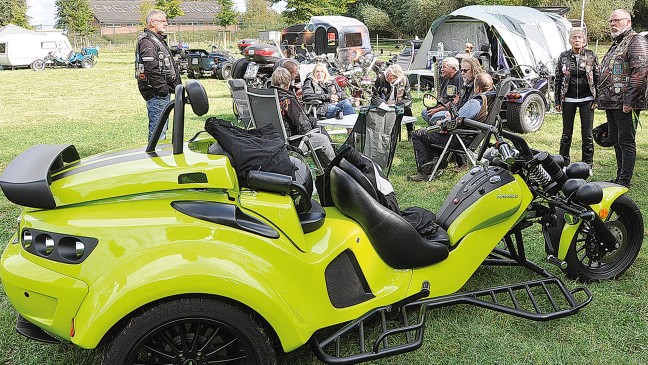 Einige Trike-Fahrer hatten auch Wohnanhänger dabei