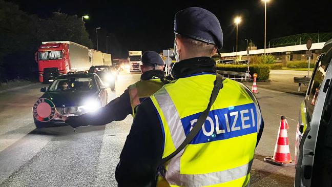 Rückreiseverkehr und Lkw-Stau an der Grenze