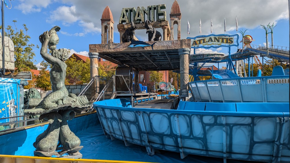 Die Wildwasserbahn »Atlantis Rafting« von Jens Vorlop aus Brackel ist bereits weitgehend aufgebaut. © Foto: Szyska