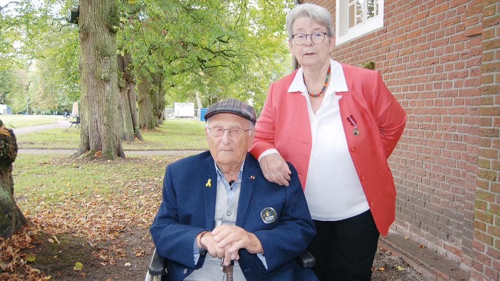 Albrecht Weinberg und Gerda Dänekas, beide verbindet eine enge Freundschaft und seit fast fünf Jahre leben beide in einer Wohngemeinschaft.  © Foto: Hoegen