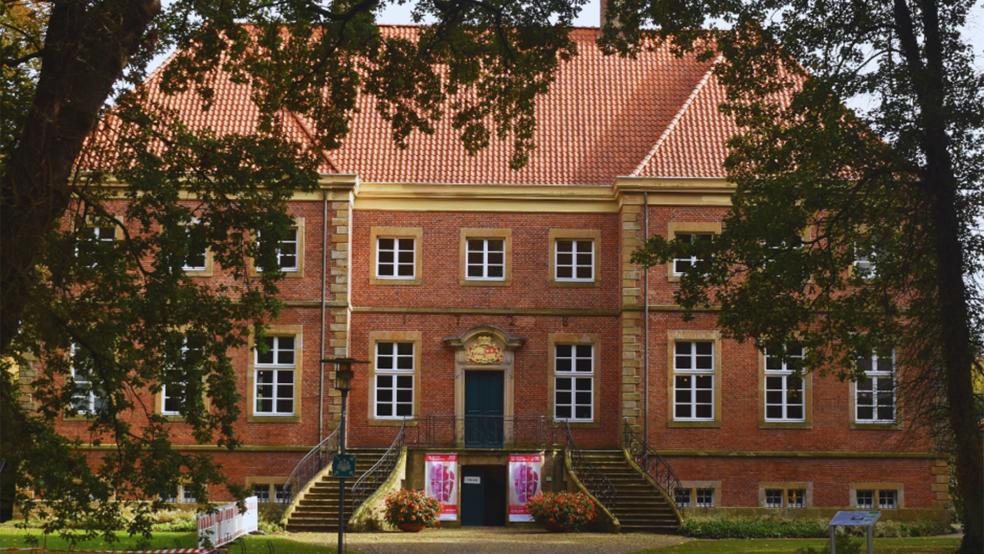 Noch bis zum 20. Oktober ist das Ausstellungszentrum Gut Altenkamp geöffnet. <br />  © Foto: Stadt Papenburg