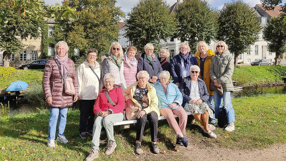 Auf der Rücktour machte der Frauenchor der »Harmonie« einen Zwischenstopp in Friedrichstadt.  © Foto: privat