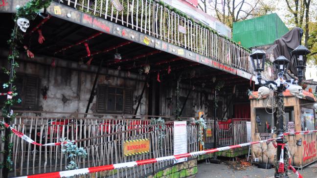 Unerschrockene Helfer bei Geisterbahn-Brand