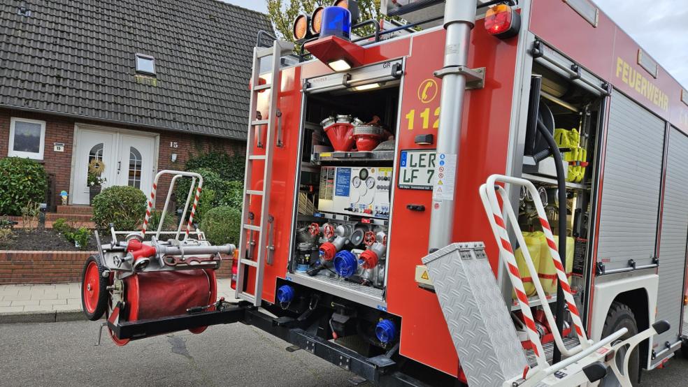 Die Feuerwehr war heute morgen in einem Wohngebiet in Ihrhove im Einsatz, hier war bei Bauarbeiten eine Gasleitung beschädigt worden. © Feuerwehr