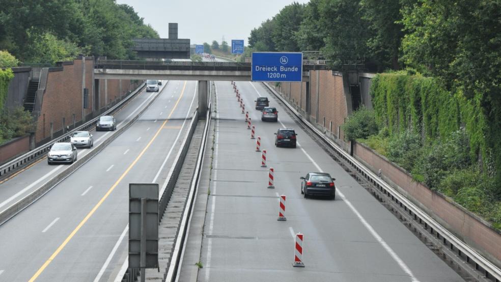 Am Autobahndreieck Bunde gibt es in der kommenden Woche mehrere Sperrungen. © Boelmann/Archiv