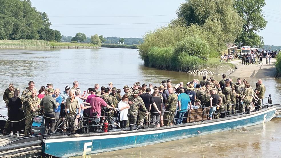 Auch beim »Pünten-Marsch« vom »Kommando Schnelle Einsatzkräfte Sanitätsdienst« kam die Fähre wieder zum Einsatz.  © Fotos: Pünten-Verein