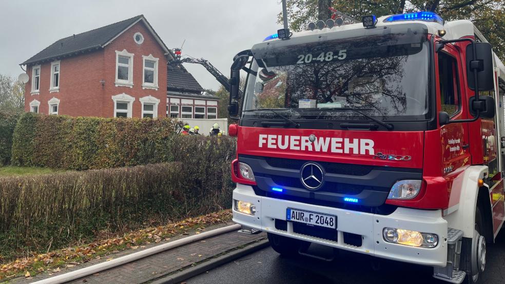 Die Feuerwehr übernahm mit rund 50 Kräften die Löscharbeiten. © Kilian Peters (Feuerwehr)