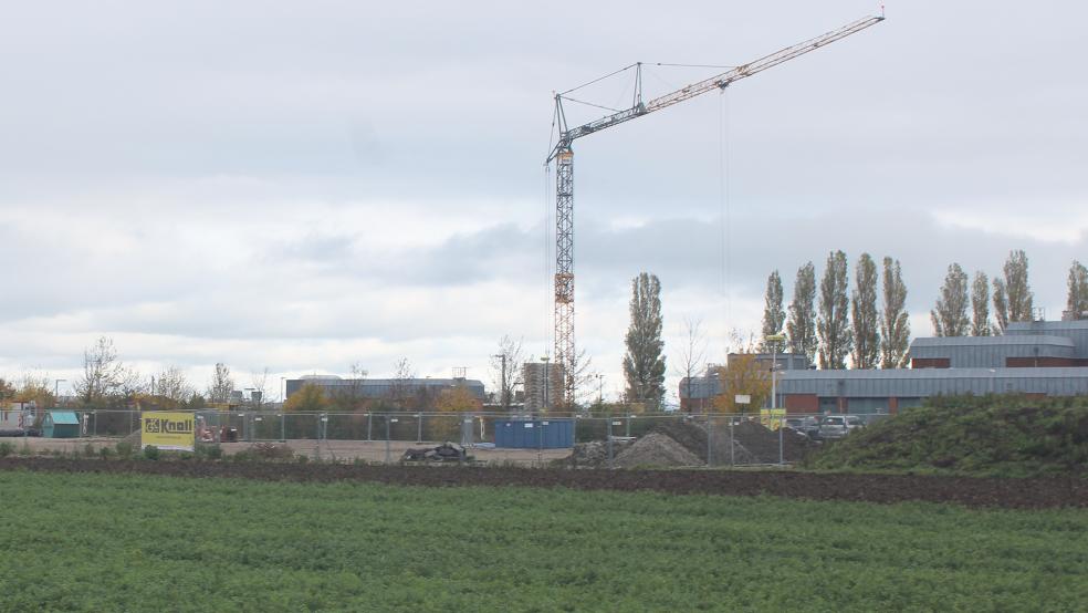 An der Verdichterstation entsteht laut Pipeline-Betreiber Gascade eine neue Gasdruckregel- und Messanlage mit einer dazugehörigen Halle.  © Foto: Berents