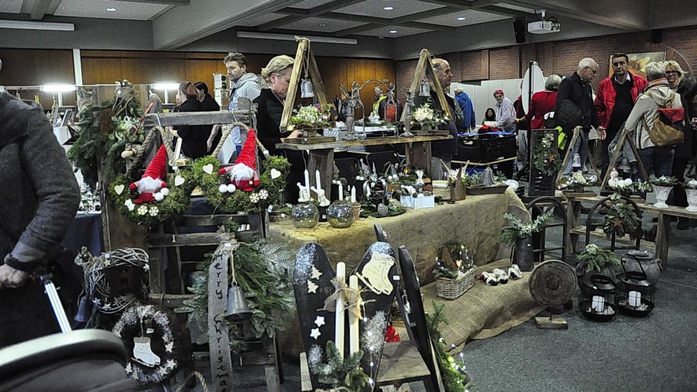 Der Handwerkermarkt in den Berufsbildenden Schulen in Leer wartet mit allerlei Produkten für die Weihnachtszeit auf. © Archivfoto: Wolters