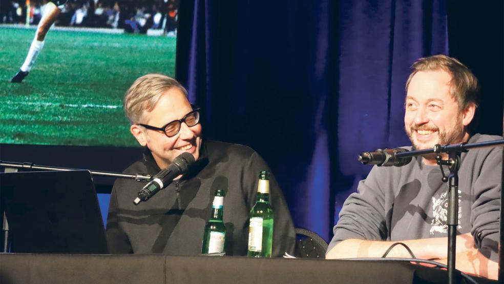 Philipp Köster (links) und Stephan Reich überzeugten mit purem Fußballwissen.  © Foto: Ammermann