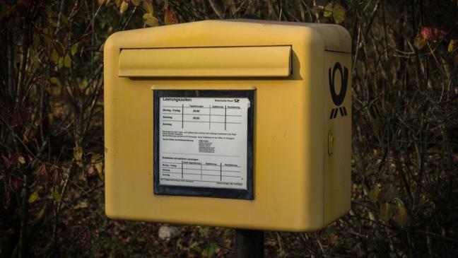Unbekannte sprengen Postkasten