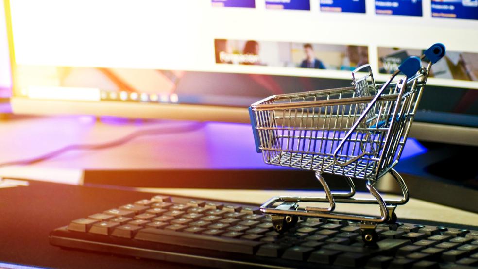 Der Angeklagte kaufte online Waren unter falscher Identität und verkaufte diese im Internet weiter - wiederum unter Verwendung gestohlener persönlicher Daten. © Pixabay (Symbolfoto)