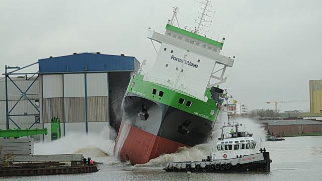 »FWN Antarctic« zu Wasser gelassen