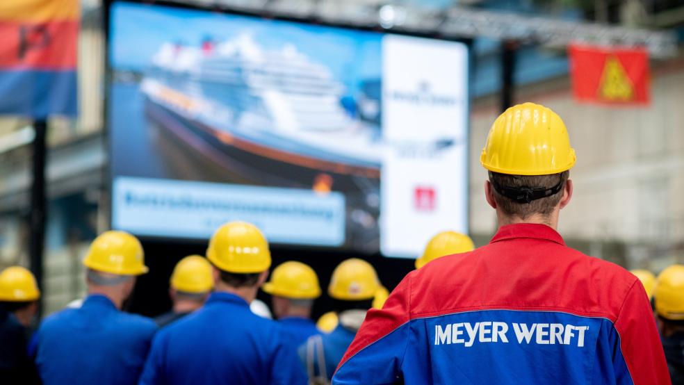 Der Staat rettet die Meyer Werft mit viel Steuergeld. Doch was genau übernehmen Niedersachsen und der Bund eigentlich für 400 Millionen Euro? © Dittrich (dpa)