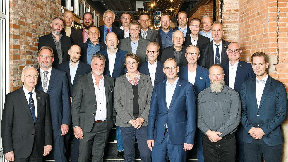 40 Mitarbeiter der Papenburger Schiffbauer feierten ihre 25- oder 40-jährigen Arbeitsjubiläen.  © Foto: Meyer Werft