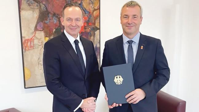 Ostfriese nun doppelter Staatssekretär