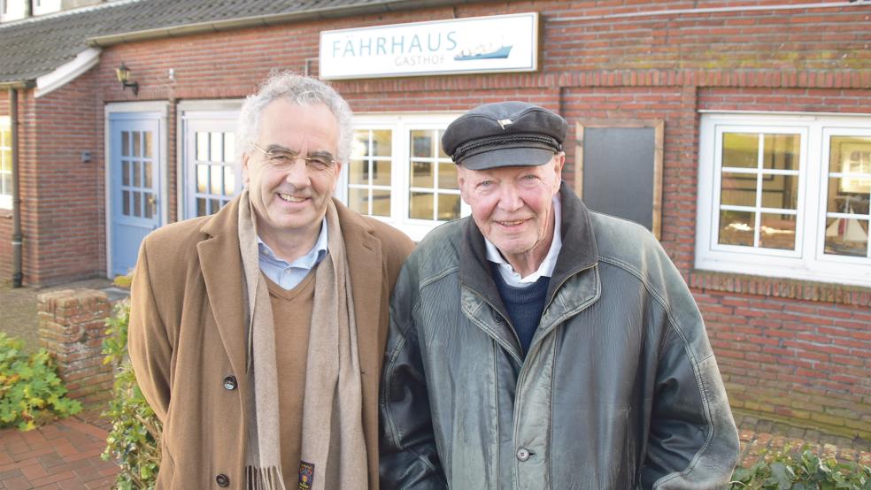 Unternehmer und Gastronom Klaus Hennings (rechts) ist neuer Eigentümer des Restaurants Fährhaus in Mitling-Mark. Dem 80-Jährigen gehörte das Gebäude schon mal. Bei den Planungen für den Betrieb des Restaurants wird Hennings von Unternehmensberater Andreas Damke unterstützt.  © Foto: Ammermann